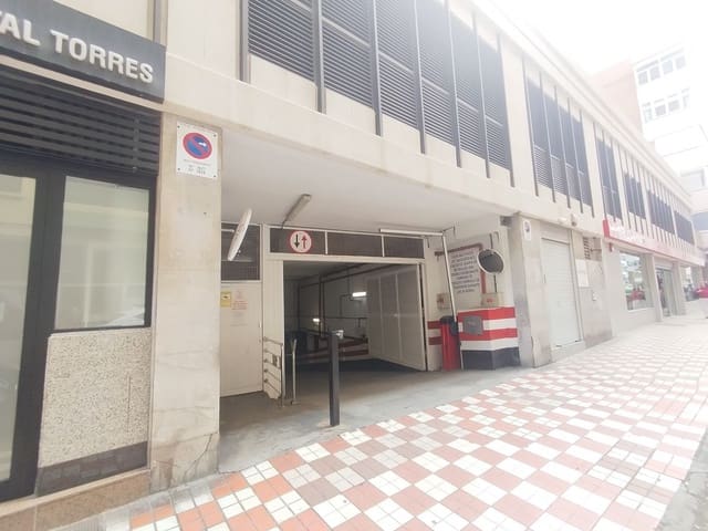 Garage for rent in Guanarteme, Las Palmas de Gran Canaria - € 100 (Ref: 9189007)