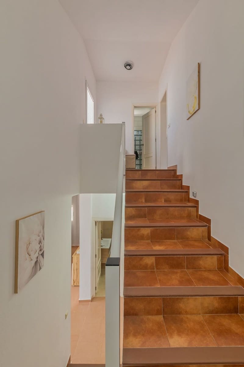 4 soveværelse Semi-Rækkehus til salg i Tuineje med garage - € 378.950 (Ref: 9198284)