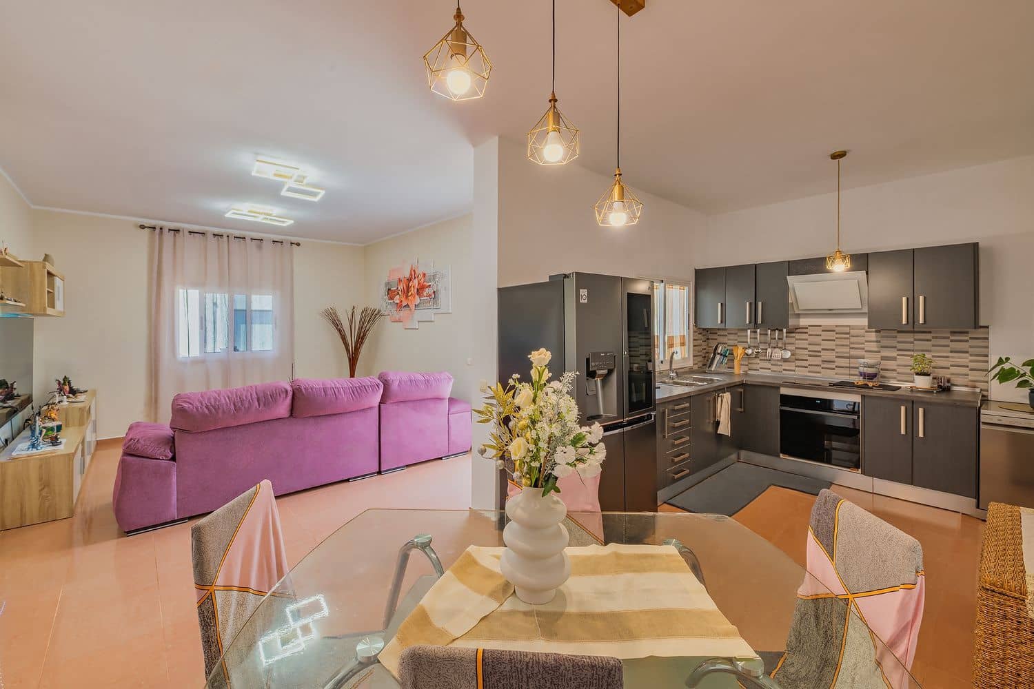 4 soveværelse Semi-Rækkehus til salg i Tuineje med garage - € 378.950 (Ref: 9198284)