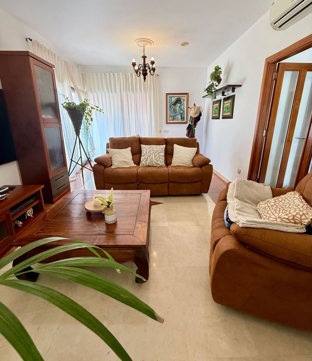 4 soveværelse Villa til salg i Santa Maria de Guia de Gran Canaria med swimmingpool garage - € 360.000 (Ref: 9208058)