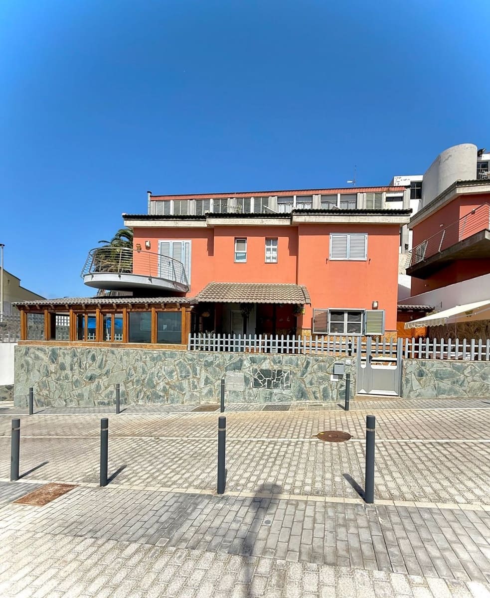 4 soveværelse Villa til salg i Santa Maria de Guia de Gran Canaria med swimmingpool garage - € 360.000 (Ref: 9208058)