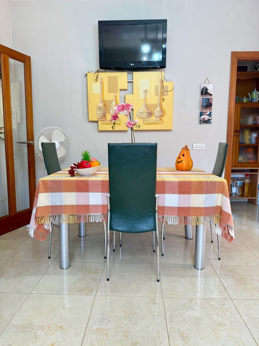 4 soveværelse Villa til salg i Santa Maria de Guia de Gran Canaria med swimmingpool garage - € 360.000 (Ref: 9208058)