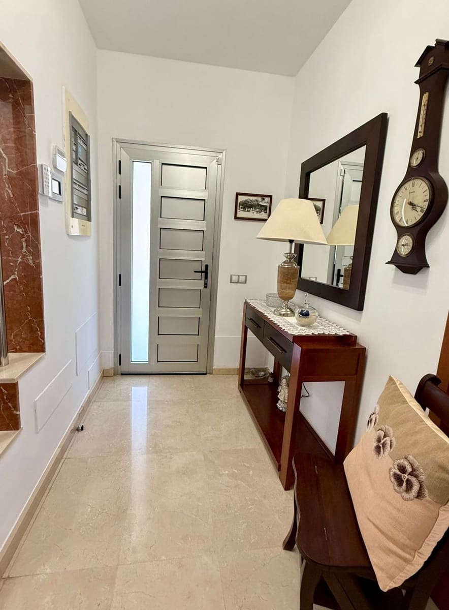 4 soveværelse Villa til salg i Santa Maria de Guia de Gran Canaria med swimmingpool garage - € 360.000 (Ref: 9208058)