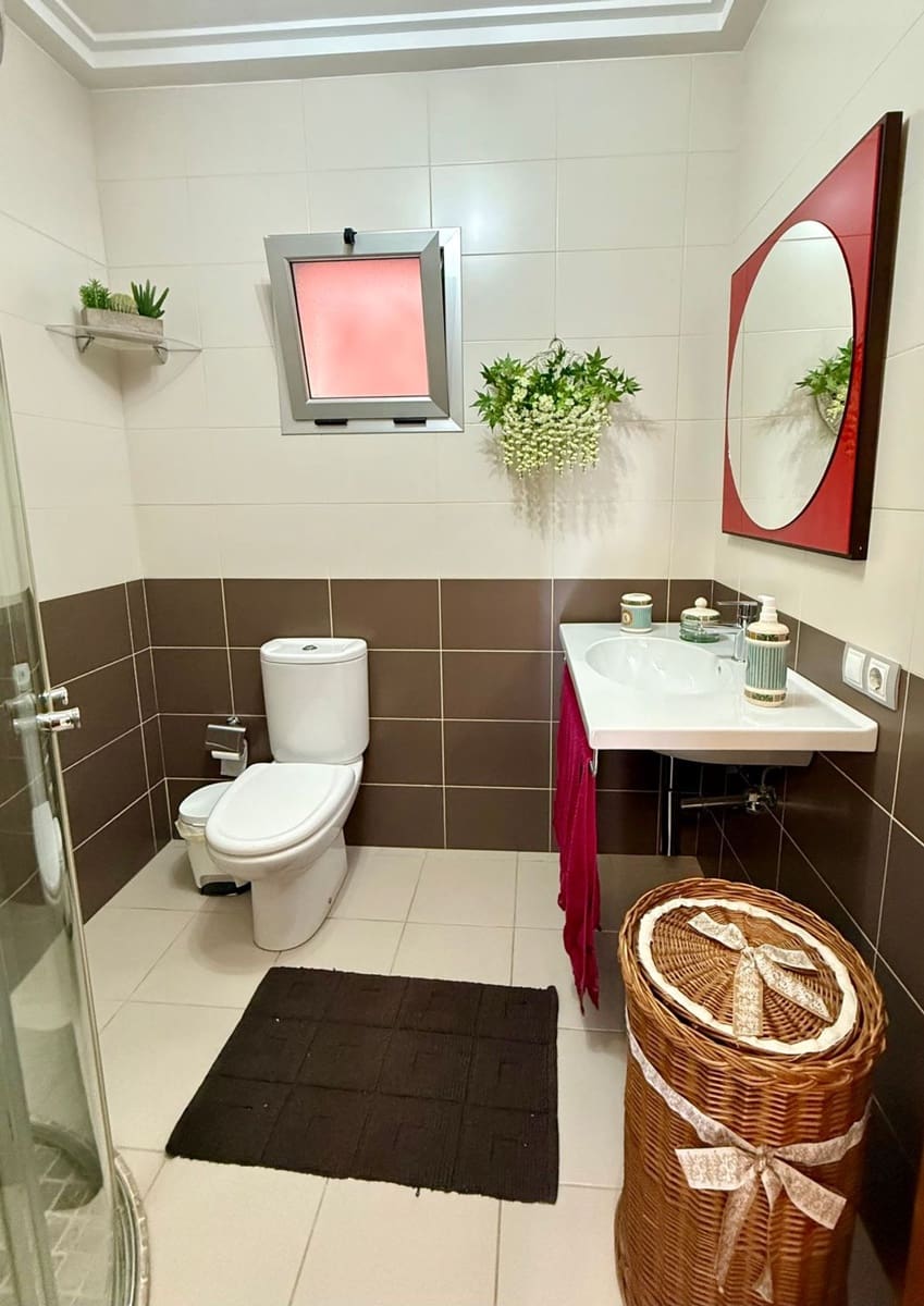 4 soveværelse Villa til salg i Santa Maria de Guia de Gran Canaria med swimmingpool garage - € 360.000 (Ref: 9208058)