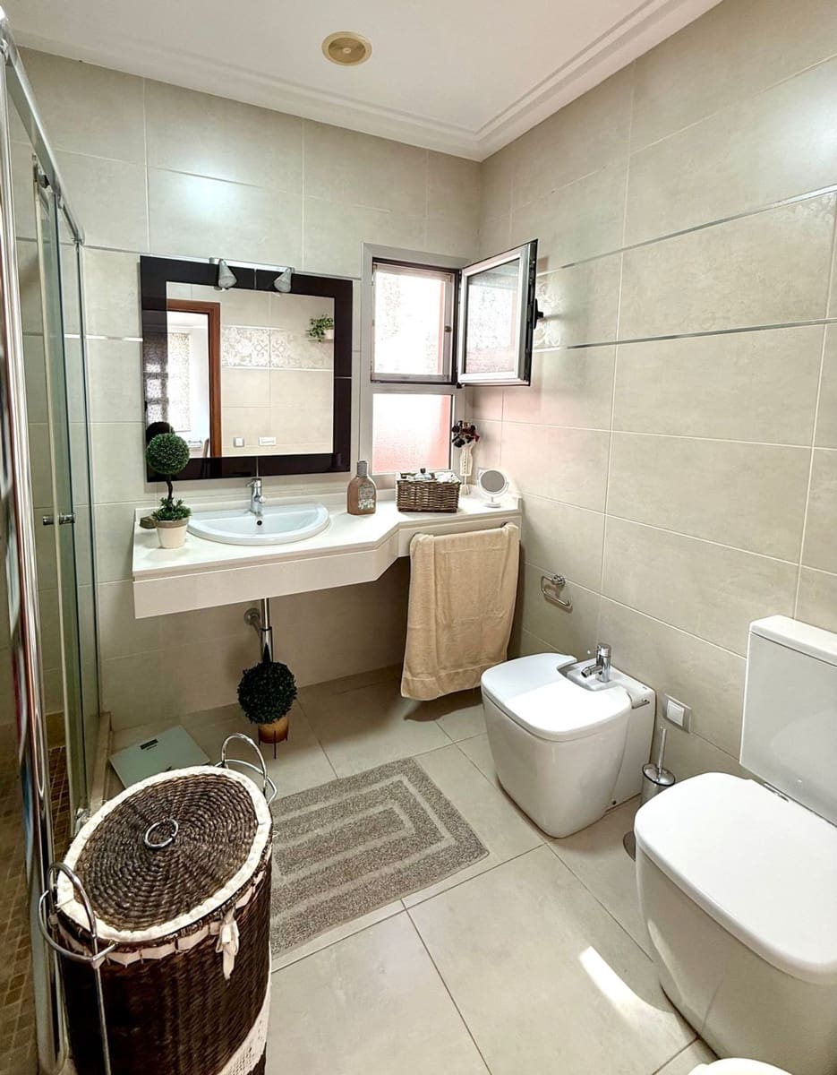 4 soveværelse Villa til salg i Santa Maria de Guia de Gran Canaria med swimmingpool garage - € 360.000 (Ref: 9208058)