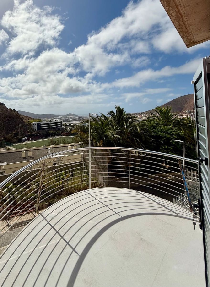 4 soveværelse Villa til salg i Santa Maria de Guia de Gran Canaria med swimmingpool garage - € 360.000 (Ref: 9208058)