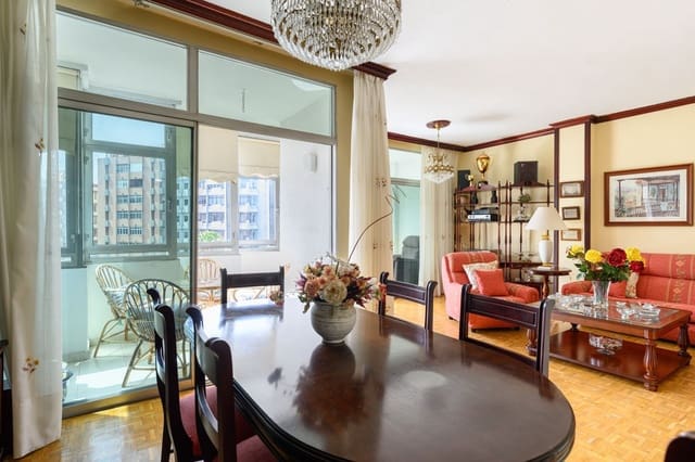 4 slaapkamer Appartement te koop in Guanarteme, Las Palmas de Gran Canaria met garage - € 490.000 (Ref: 9242670)