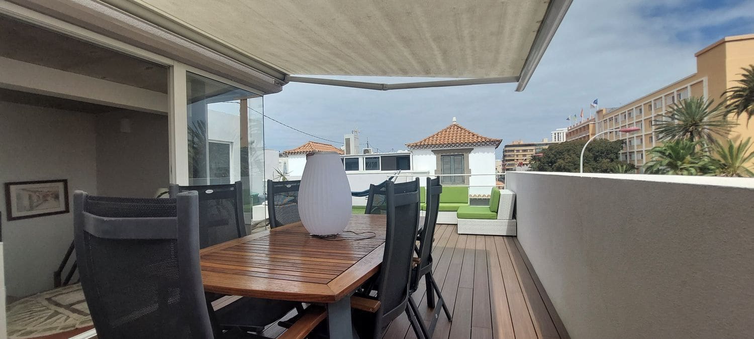 4 soveværelse Byhus til salg i Las Palmas de Gran Canaria med garage - € 840.000 (Ref: 9256690)