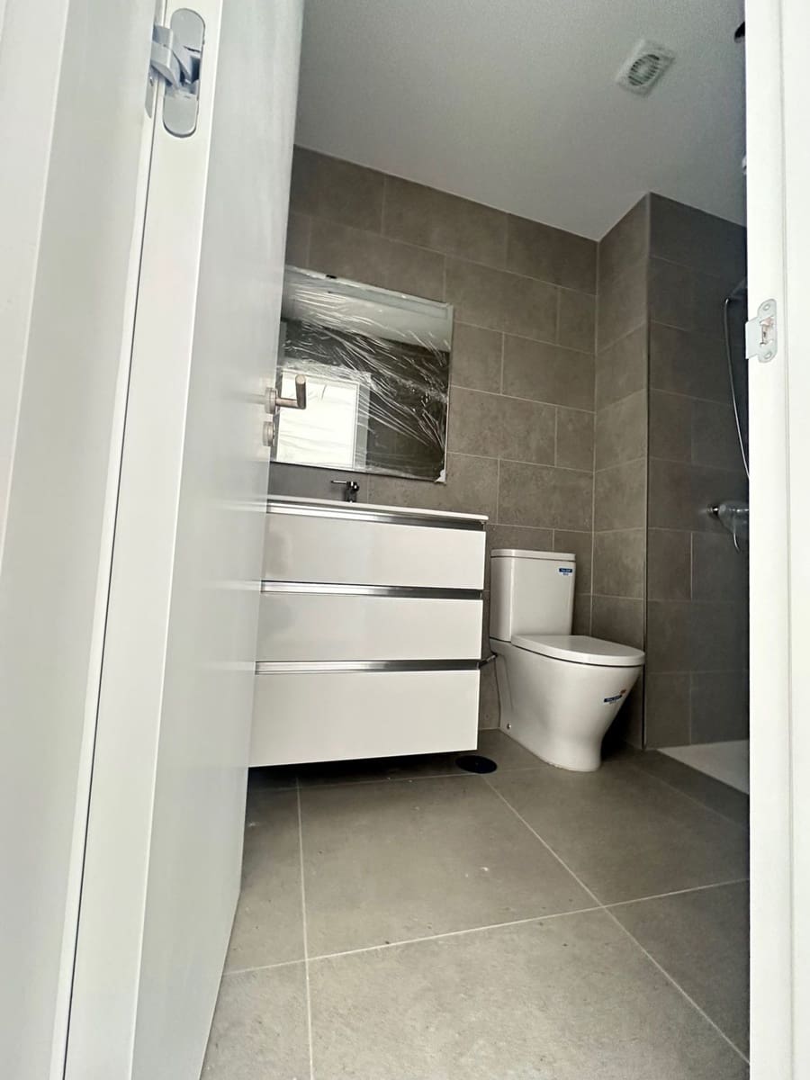 2 slaapkamer Appartement te koop in Las Palmas de Gran Canaria met garage - € 300.000 (Ref: 9265155)