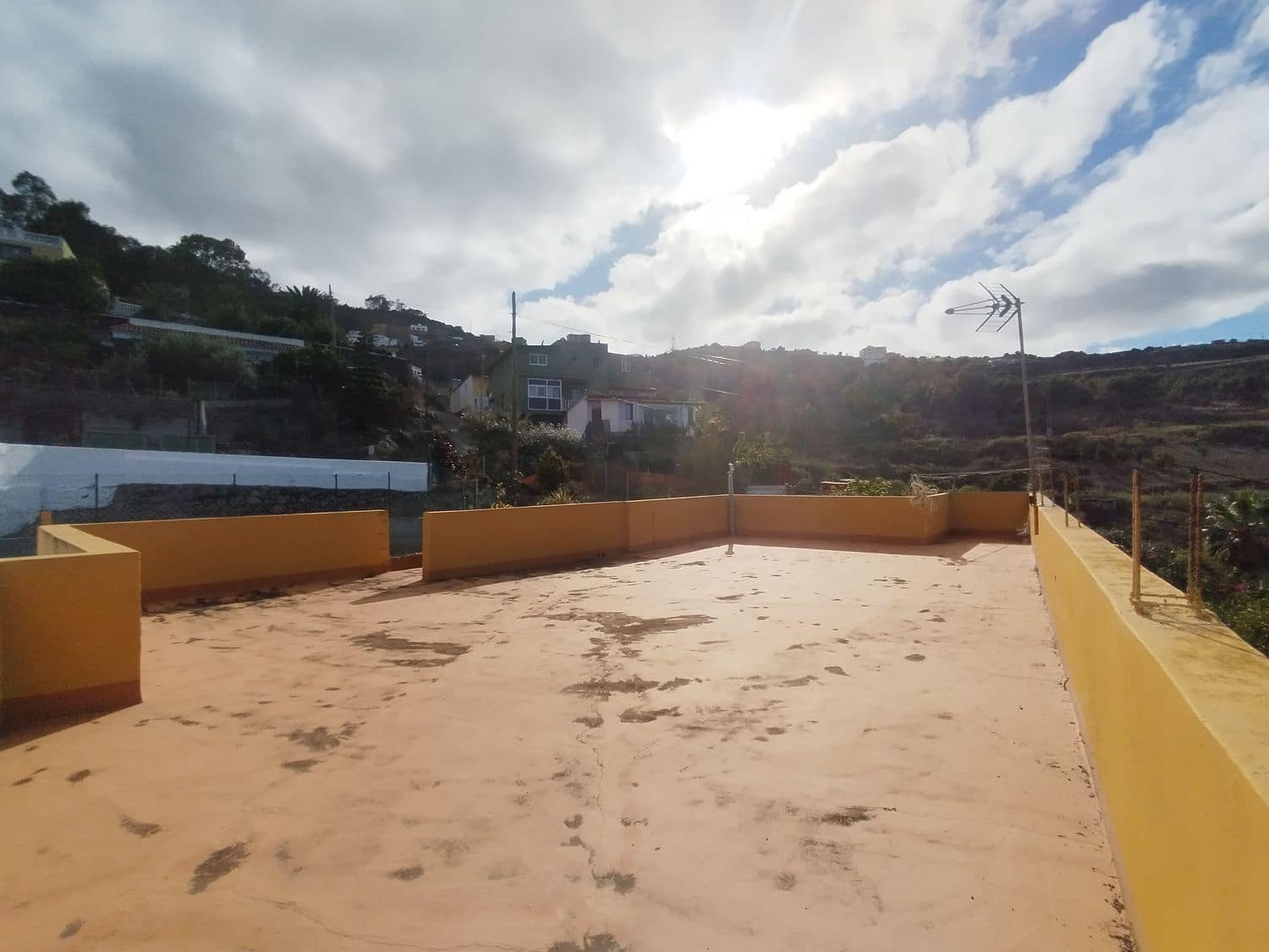 3 soveværelse Finca/Landehus til leje i Santa Maria de Guia de Gran Canaria med garage - € 990 (Ref: 9268982)
