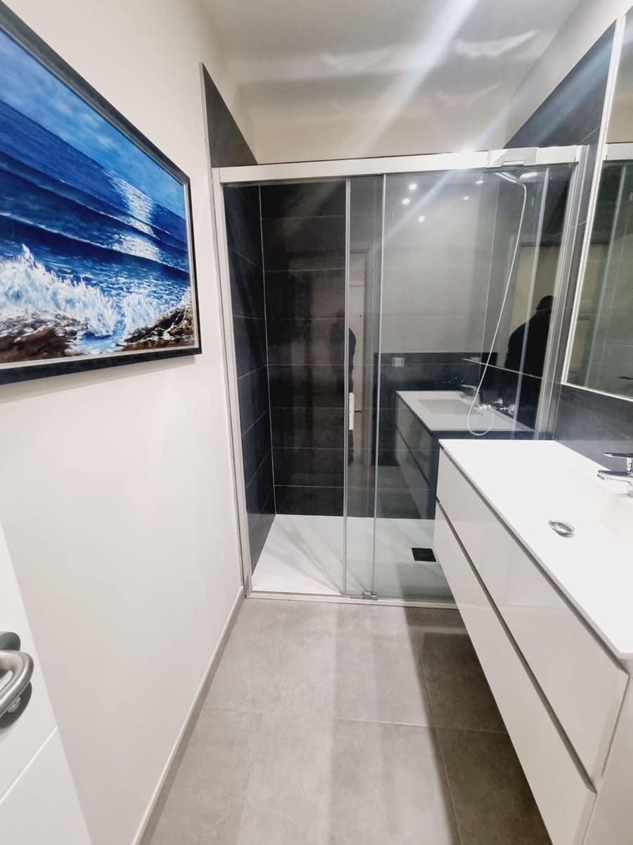 2 soveværelse Lejlighed til leje i Las Palmas de Gran Canaria med garage - € 1.300 (Ref: 9271988)
