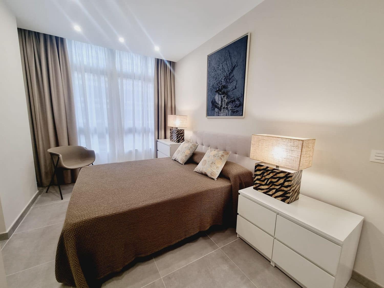 2 soveværelse Lejlighed til leje i Las Palmas de Gran Canaria med garage - € 1.300 (Ref: 9271988)