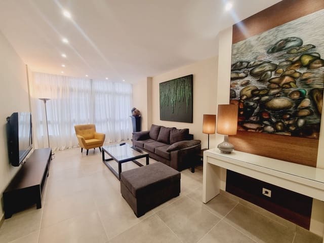 2 soveværelse Lejlighed til leje i Triana, Las Palmas de Gran Canaria med garage - € 1.300 (Ref: 9271988)