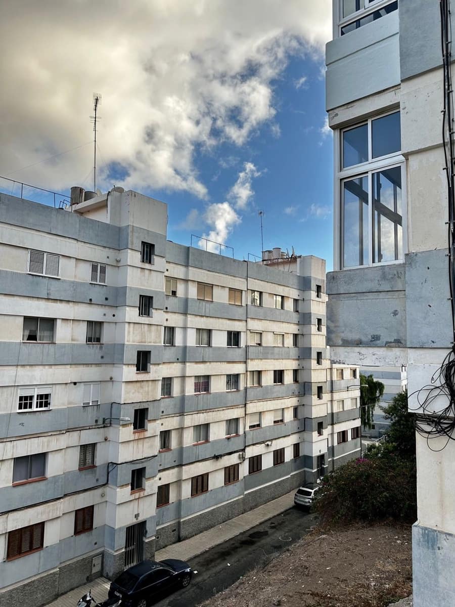 4 soveværelse Lejlighed til salg i Las Palmas de Gran Canaria med garage - € 162.000 (Ref: 9280662)