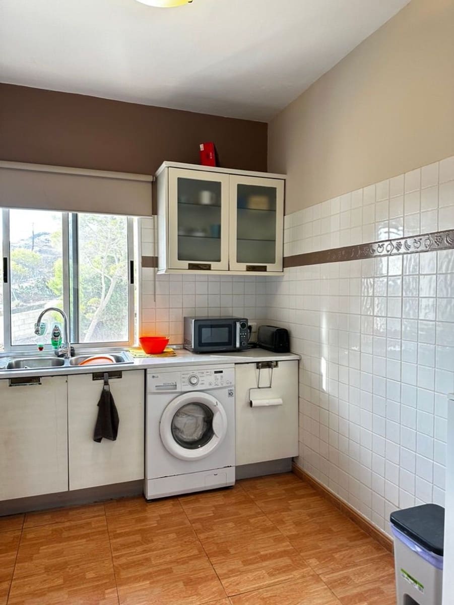 4 soveværelse Lejlighed til salg i Las Palmas de Gran Canaria med garage - € 162.000 (Ref: 9280662)