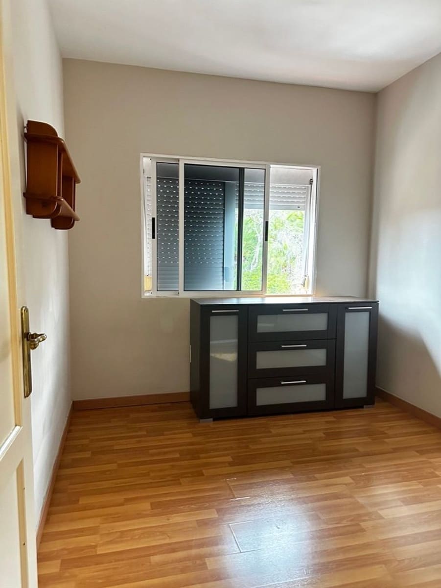 4 soveværelse Lejlighed til salg i Las Palmas de Gran Canaria med garage - € 162.000 (Ref: 9280662)