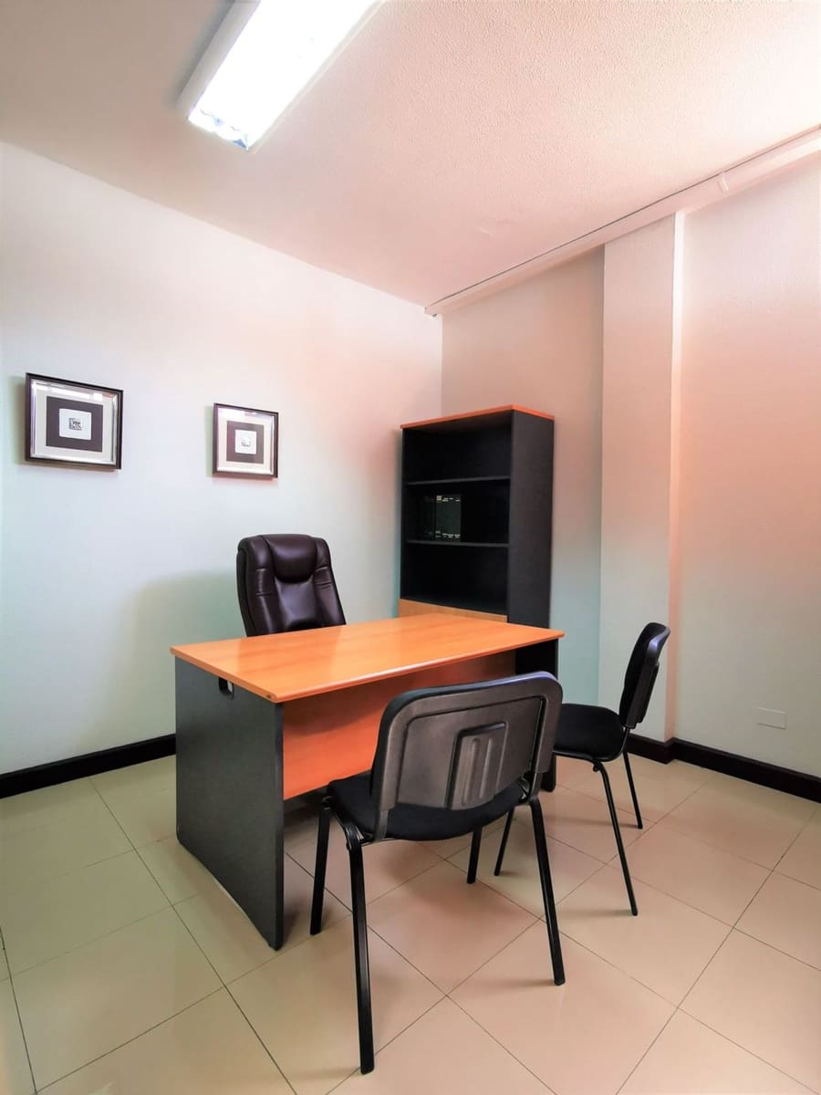 Office for rent in Las Palmas de Gran Canaria - € 300 (Ref: 9283976)