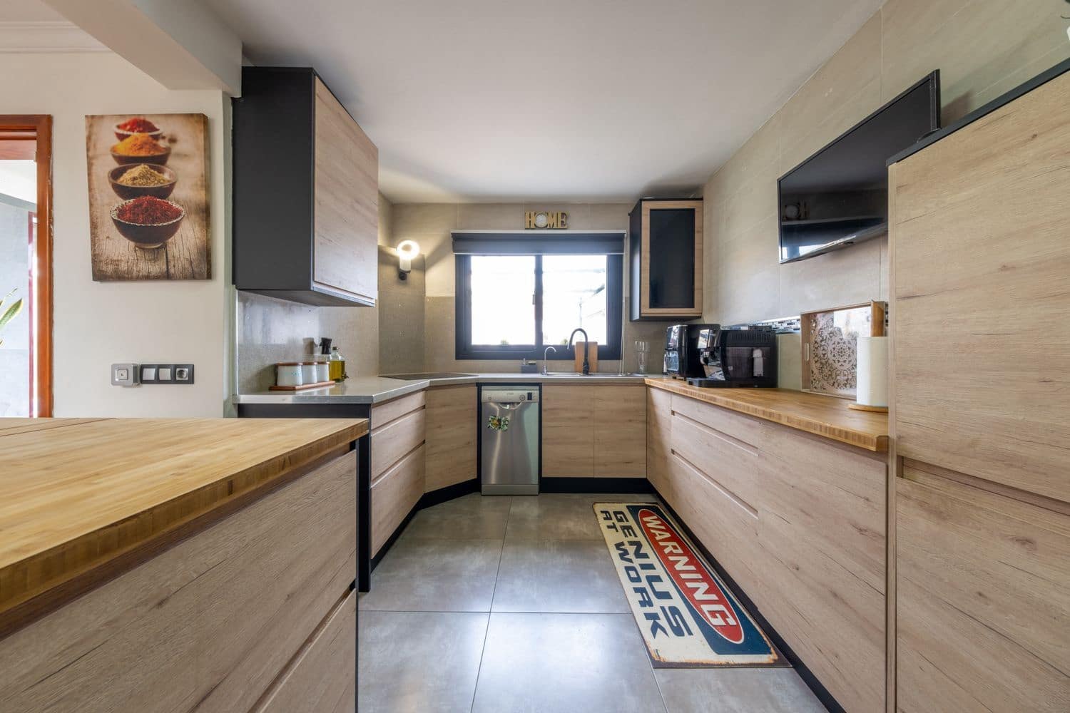 5 soverom Hus til salgs i Telde med svømmebasseng garasje - € 595 000 (Ref: 9302914)