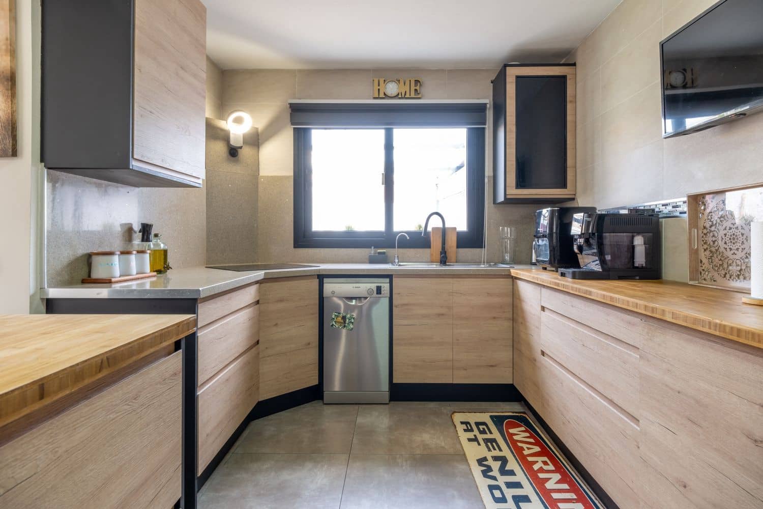 5 soverom Hus til salgs i Telde med svømmebasseng garasje - € 595 000 (Ref: 9302914)