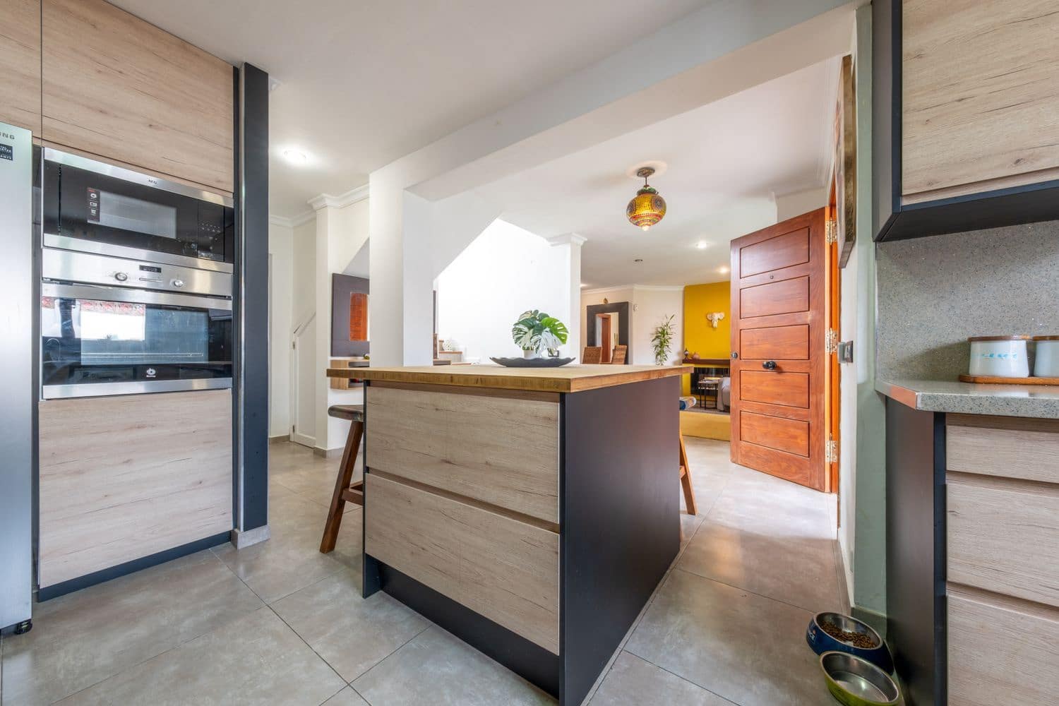 5 soverom Hus til salgs i Telde med svømmebasseng garasje - € 595 000 (Ref: 9302914)