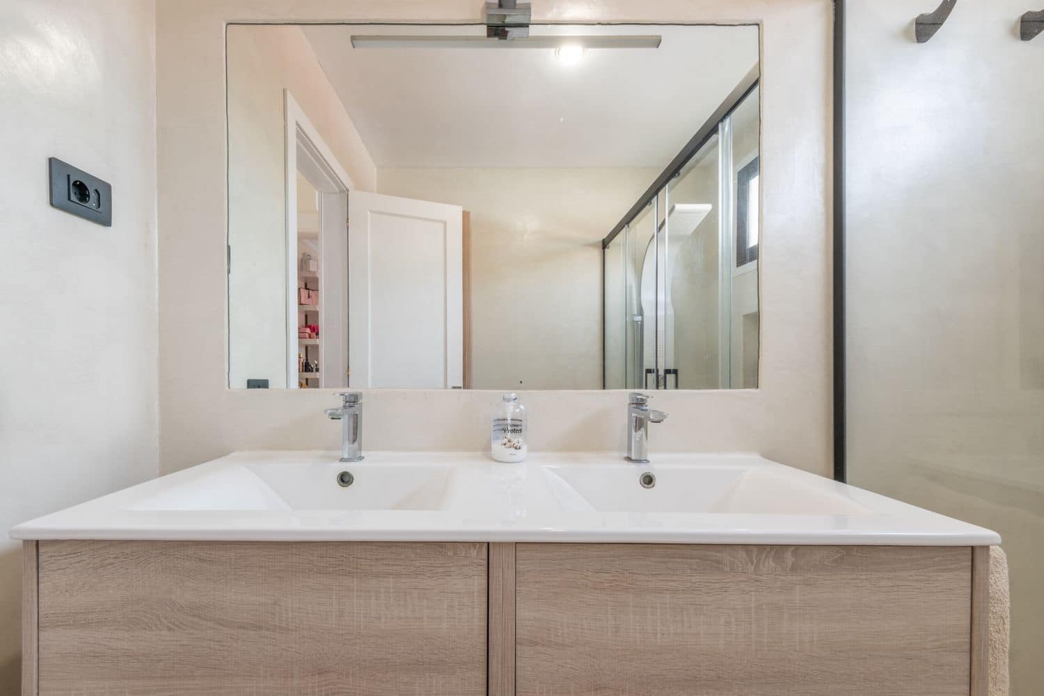 5 soverom Hus til salgs i Telde med svømmebasseng garasje - € 595 000 (Ref: 9302914)