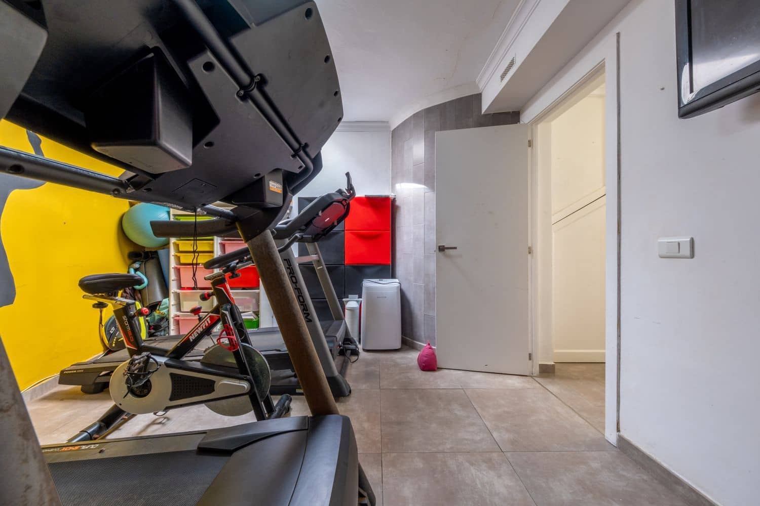 5 soverom Hus til salgs i Telde med svømmebasseng garasje - € 595 000 (Ref: 9302914)