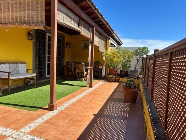 3 bedroom Townhouse for sale in Tafira, Las Palmas de Gran Canaria with garage - € 420,000 (Ref: 9312192)