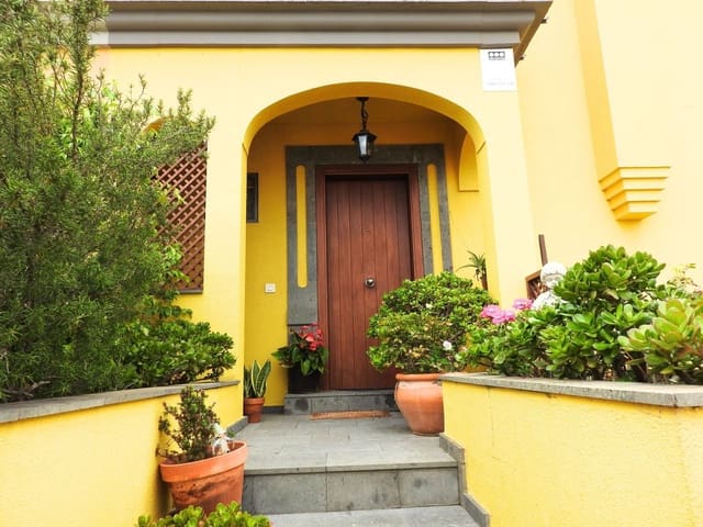 3 bedroom Townhouse for sale in Tafira, Las Palmas de Gran Canaria with garage - € 420,000 (Ref: 9312192)