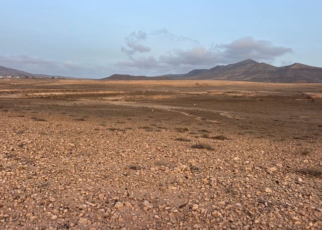 Grunde uden byggetilladelser til salg i Antigua - € 120.000 (Ref: 9321436)