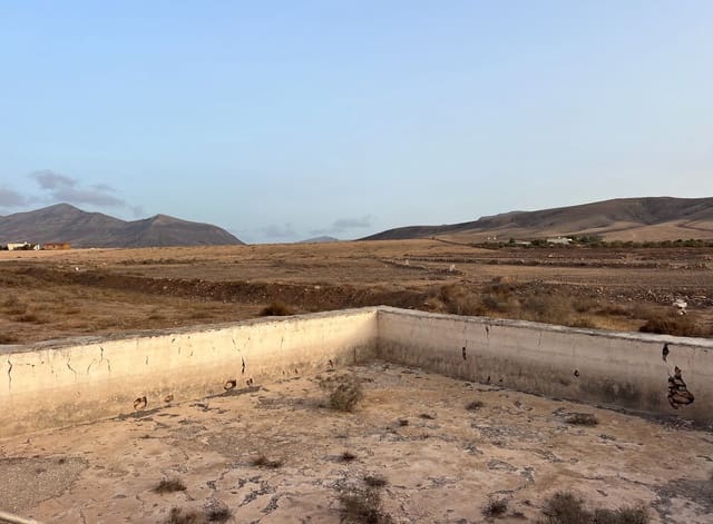 Grunde uden byggetilladelser til salg i Antigua - € 120.000 (Ref: 9321436)