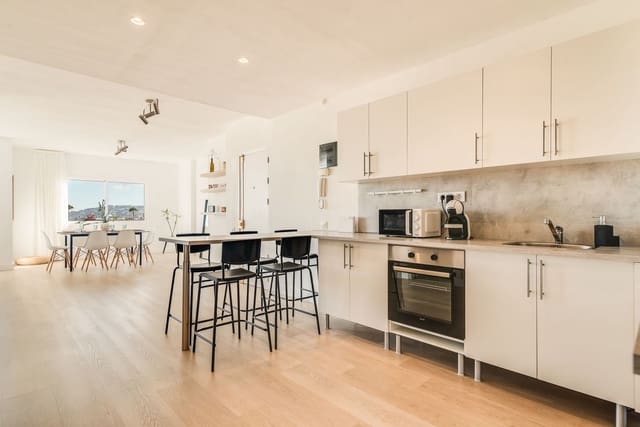 4 slaapkamer Appartement te koop in Isleta, Las Palmas de Gran Canaria met garage - € 359.000 (Ref: 9325905)