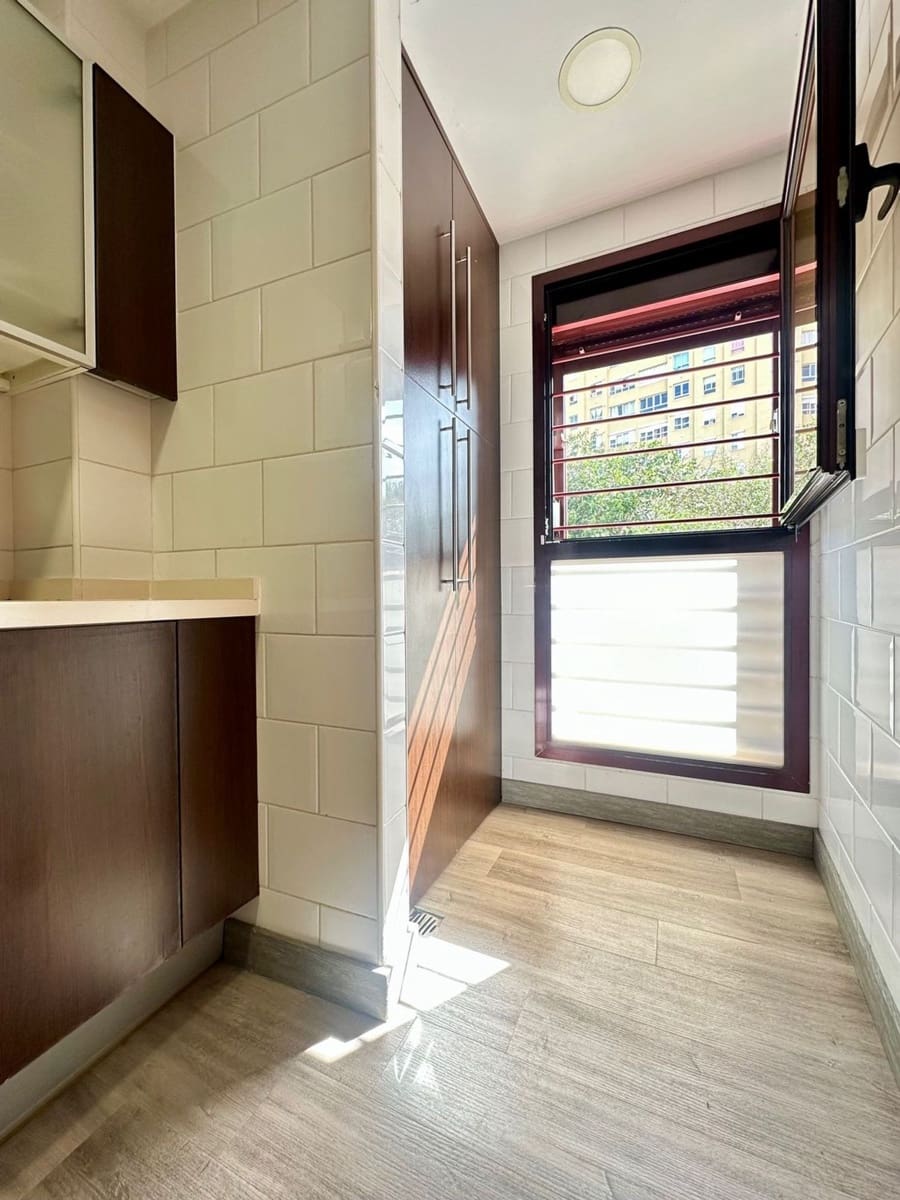 2 soveværelse Lejlighed til salg i Las Palmas de Gran Canaria med garage - € 248.000 (Ref: 9335574)