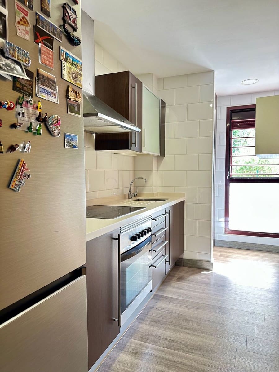 2 soveværelse Lejlighed til salg i Las Palmas de Gran Canaria med garage - € 248.000 (Ref: 9335574)