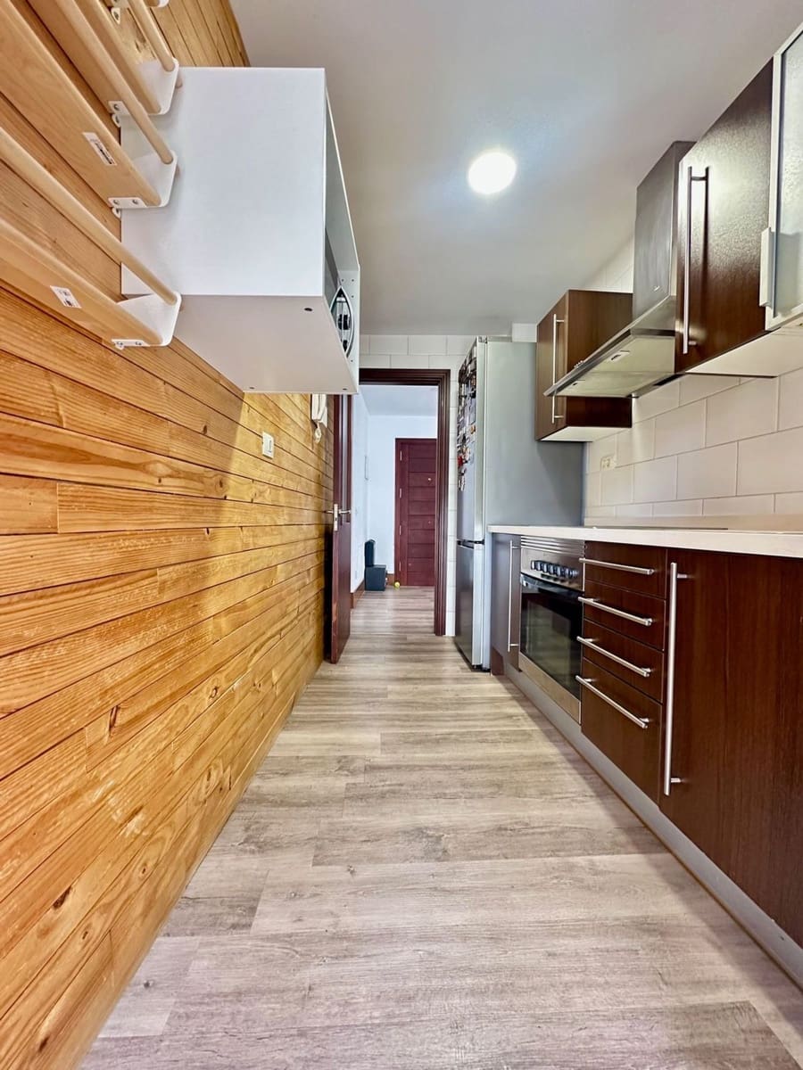 2 soveværelse Lejlighed til salg i Las Palmas de Gran Canaria med garage - € 248.000 (Ref: 9335574)