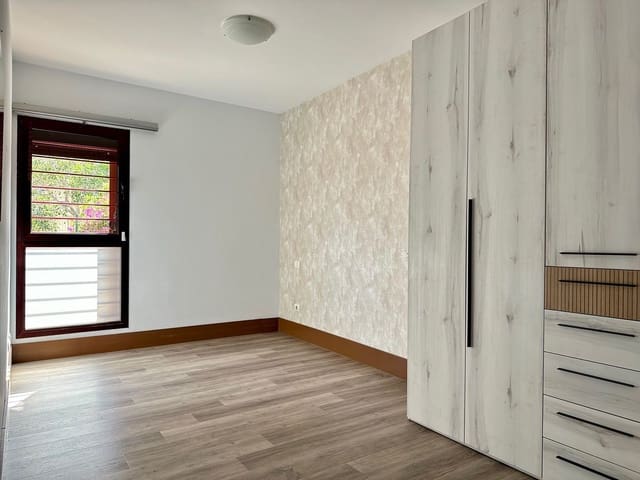 2 soverom Leilighet til salgs i Siete Palmas, Las Palmas de Gran Canaria med garasje - € 248 000 (Ref: 9335574)