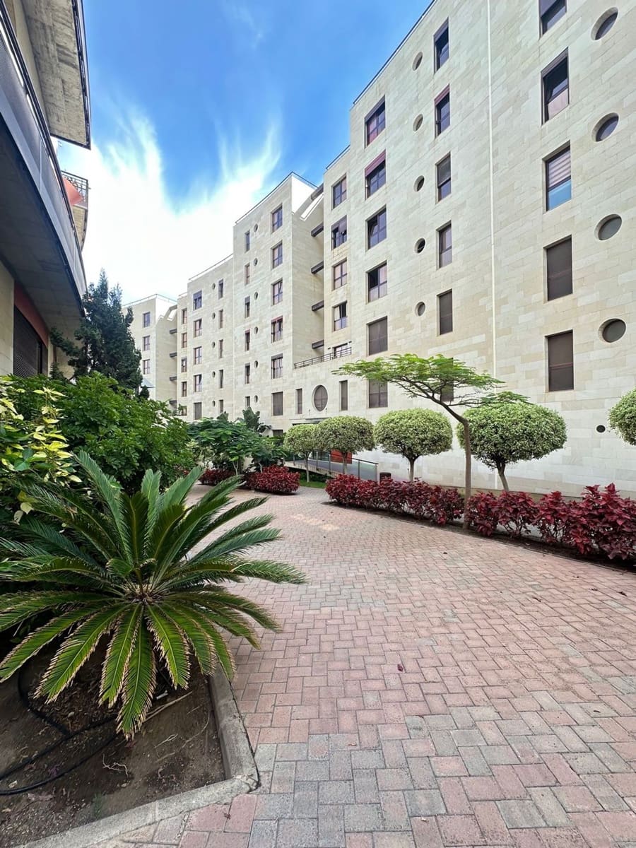 2 soveværelse Lejlighed til salg i Las Palmas de Gran Canaria med garage - € 248.000 (Ref: 9335574)