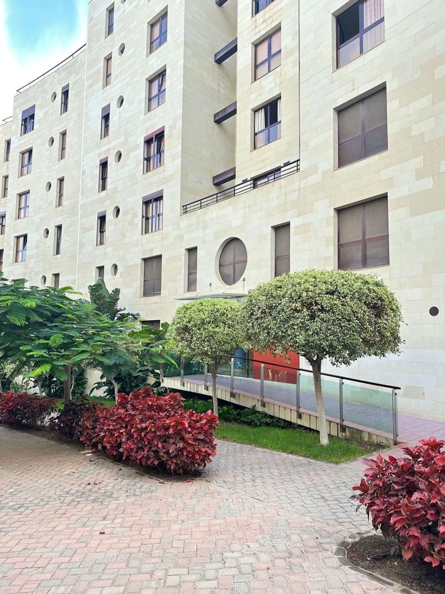 2 soveværelse Lejlighed til salg i Las Palmas de Gran Canaria med garage - € 248.000 (Ref: 9335574)