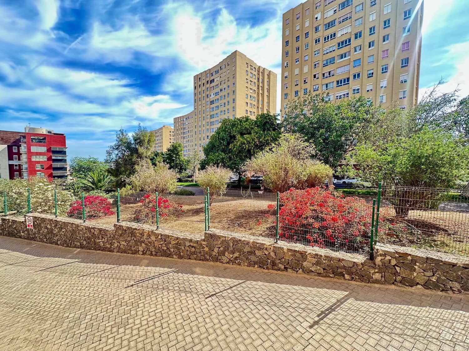 2 soveværelse Lejlighed til salg i Las Palmas de Gran Canaria med garage - € 248.000 (Ref: 9335574)