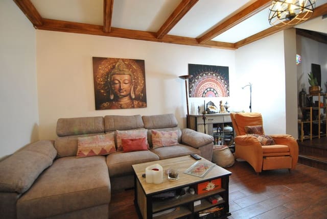 2 slaapkamer Huis te koop in Agüimes met garage - € 370.000 (Ref: 9335575)