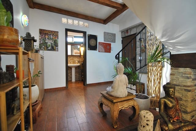 2 slaapkamer Huis te koop in Agüimes met garage - € 370.000 (Ref: 9335575)