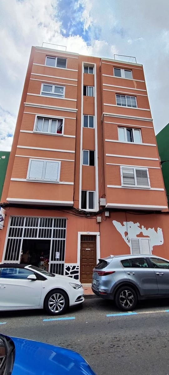 2 slaapkamer Appartement te koop in Telde met garage - € 139.900 (Ref: 9371342)