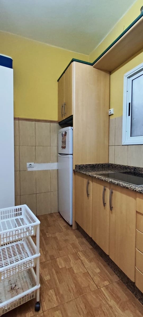 2 slaapkamer Appartement te koop in Telde met garage - € 139.900 (Ref: 9371342)