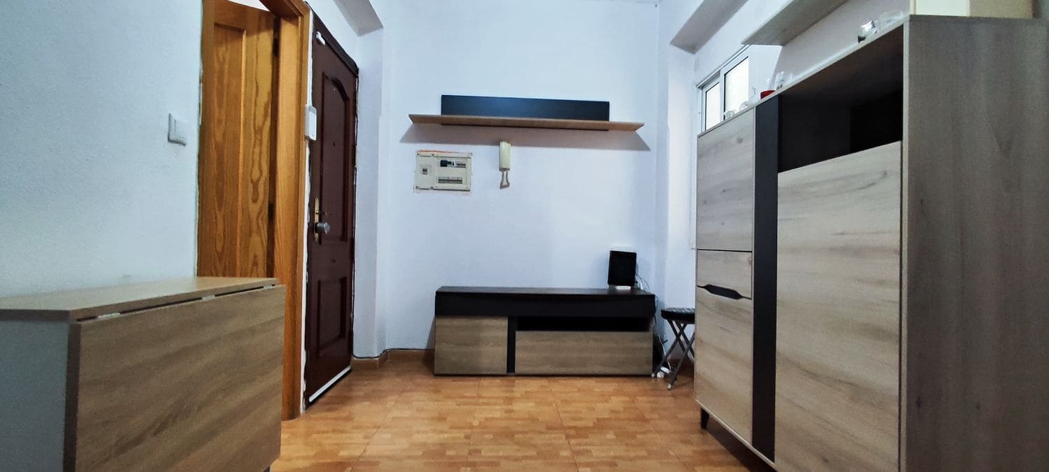 2 slaapkamer Appartement te koop in Telde met garage - € 139.900 (Ref: 9371342)