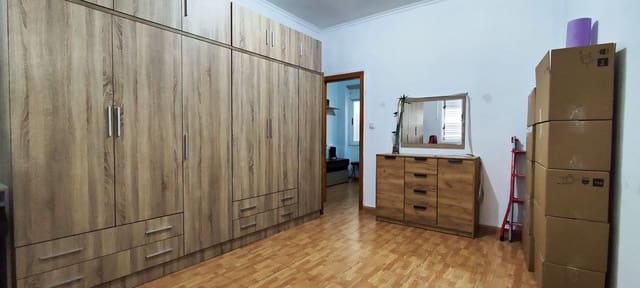 2 slaapkamer Appartement te koop in Telde met garage - € 139.900 (Ref: 9371342)