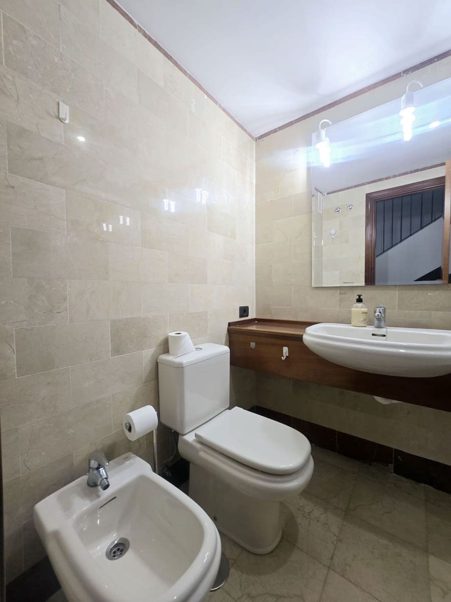 3 Zimmer Apartment zu vermieten in Las Palmas de Gran Canaria mit Garage - 1.300 € (Ref: 9371346)