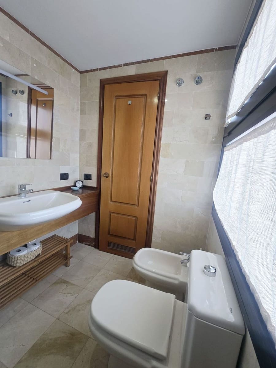 3 Zimmer Apartment zu vermieten in Las Palmas de Gran Canaria mit Garage - 1.300 € (Ref: 9371346)