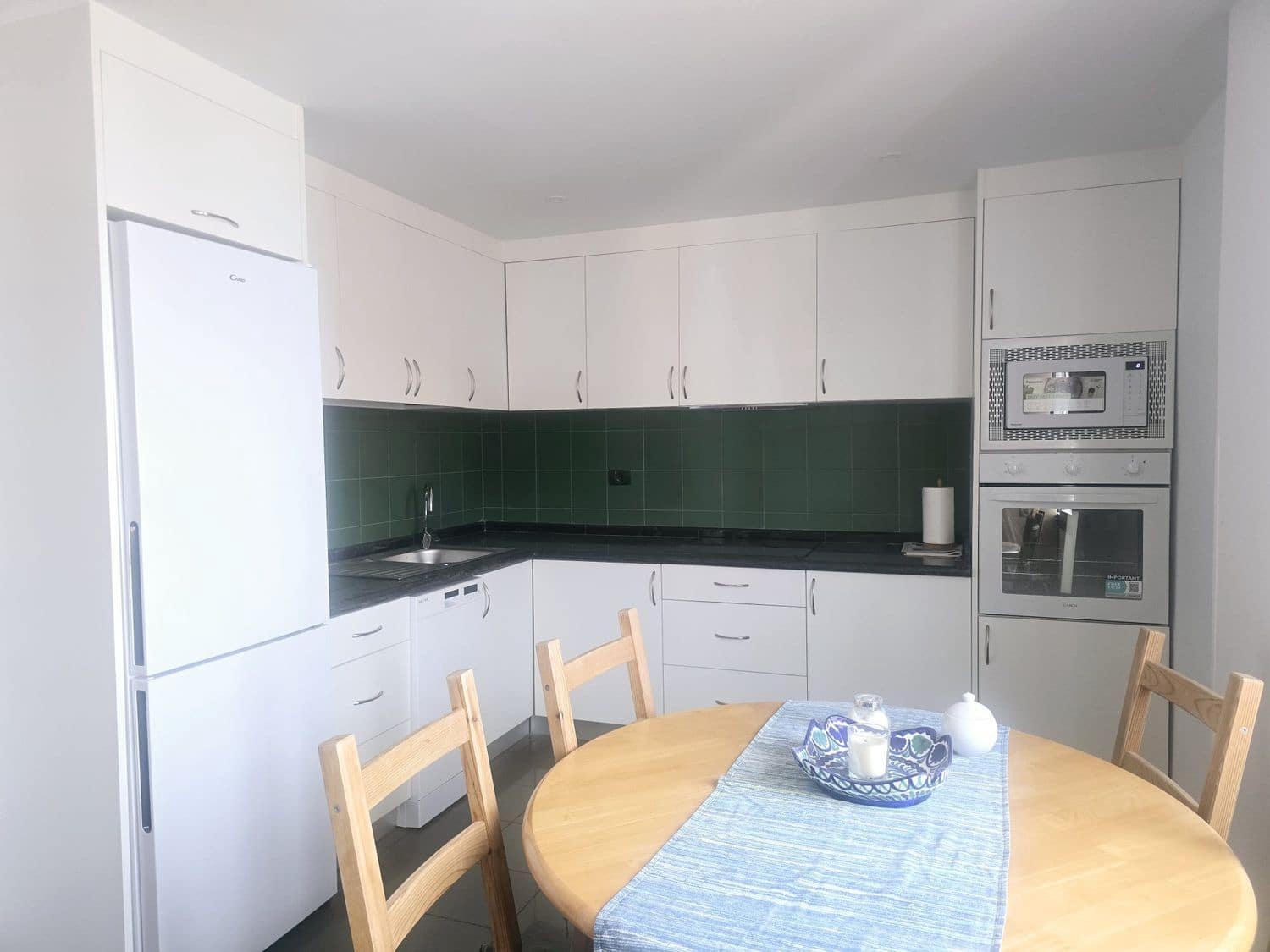 3 Zimmer Apartment zu vermieten in Las Palmas de Gran Canaria mit Garage - 1.300 € (Ref: 9371346)
