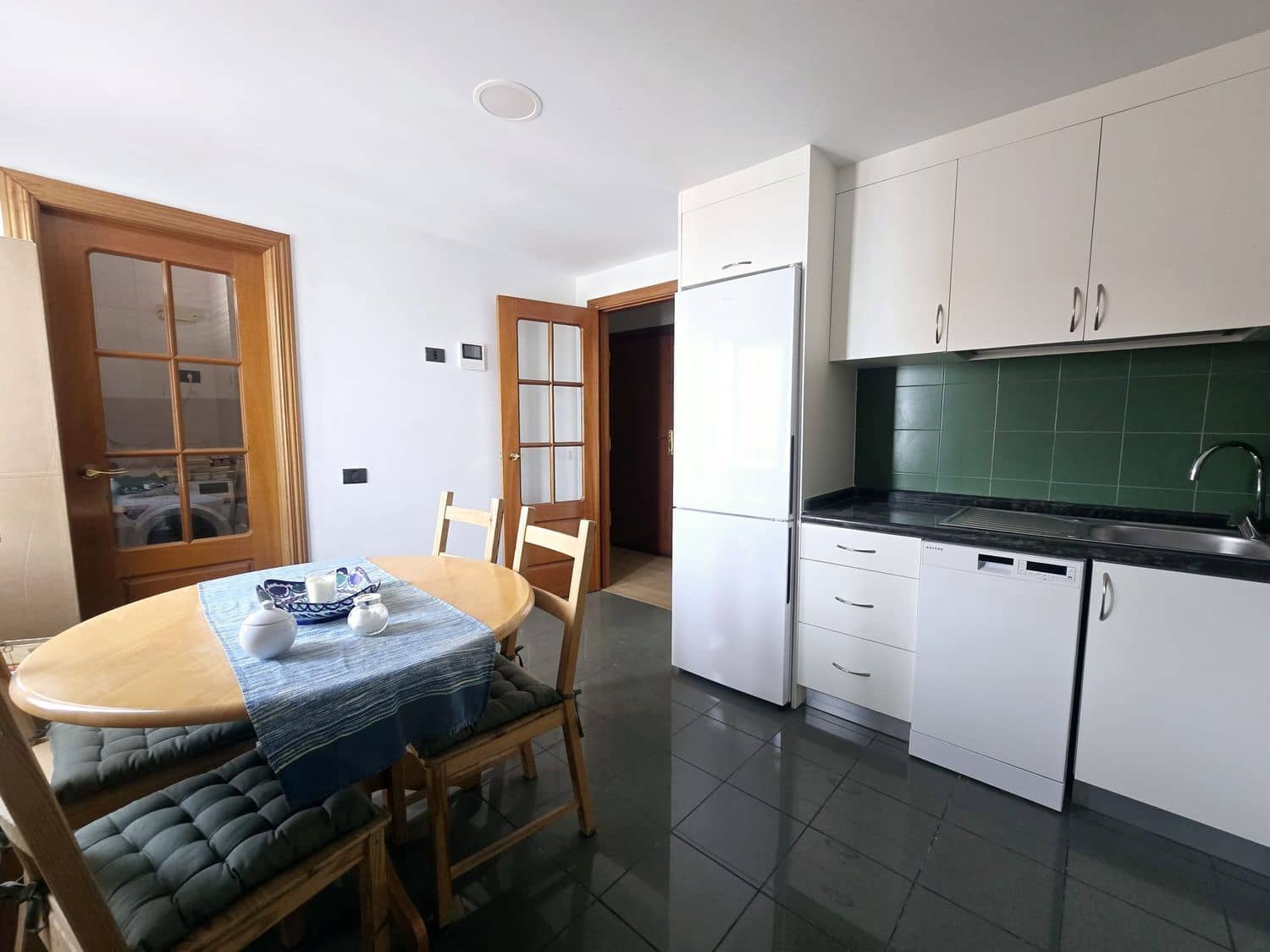 3 Zimmer Apartment zu vermieten in Las Palmas de Gran Canaria mit Garage - 1.300 € (Ref: 9371346)