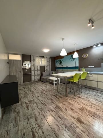 2 slaapkamer Appartement te koop in Telde met garage - € 189.000 (Ref: 9371348)
