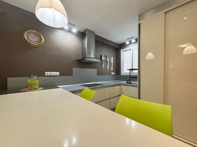 2 slaapkamer Appartement te koop in Telde met garage - € 189.000 (Ref: 9371348)